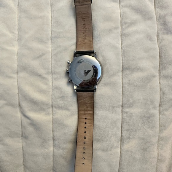 Watch - Picture 4 of 6